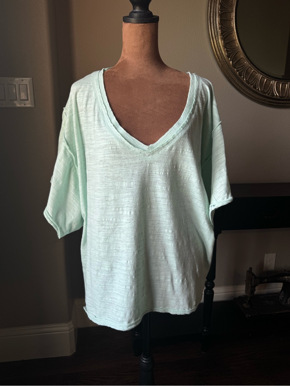We The Free V-Neck Oversized BoyfriendSleeve Tee | Medium Mint Green Lochness